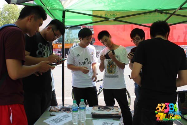 同学陆续来了.jpg