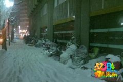 中国果粉弱爆了 看看日本果粉的毅力吧
